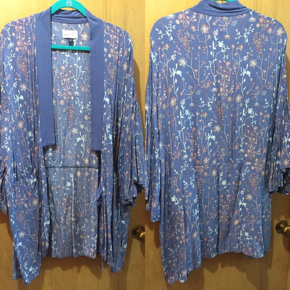 Universal Threads Kimono jacket